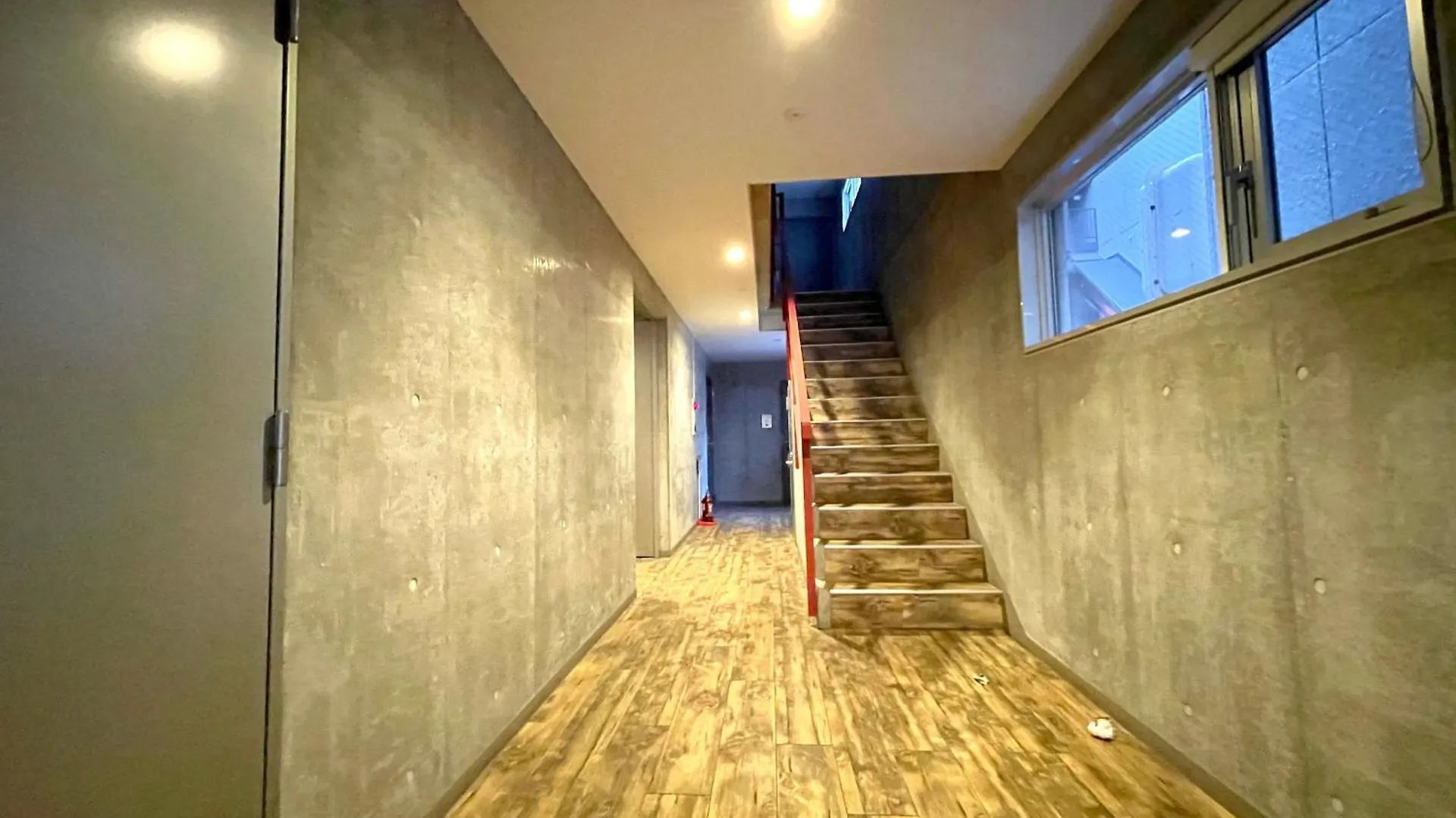 Apartment 札幌駅徒歩圏内のデザインアパートメントエアコン完備で小型犬滞在可能